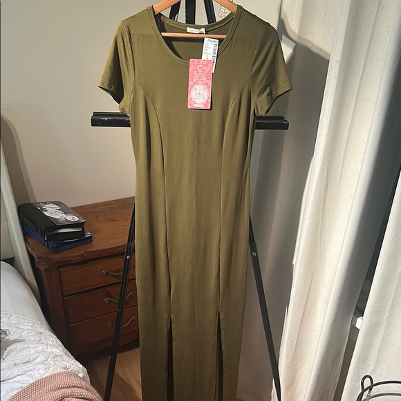 Heart & Hips Dresses & Skirts - Maxi Dress with front Slits